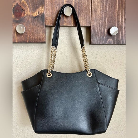 Michael Kors chain shoulder purse - Picture 2 of 5